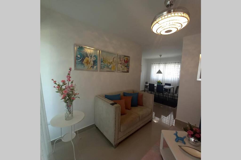 Confortable Apartamento De 3 Tres Habitaciones, Con Hermosa Vista De Area Verde, Ademas De Piscinas Y Juegos Infantiles En Area Recreativa Santiago De Los Caballeros Ngoại thất bức ảnh
