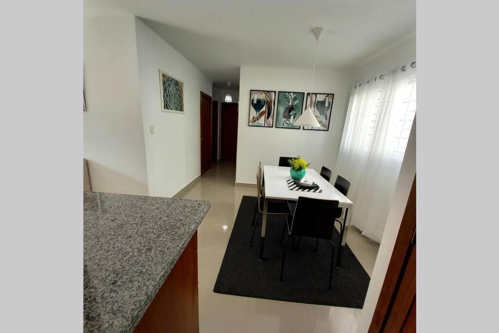Confortable Apartamento De 3 Tres Habitaciones, Con Hermosa Vista De Area Verde, Ademas De Piscinas Y Juegos Infantiles En Area Recreativa Santiago De Los Caballeros Ngoại thất bức ảnh